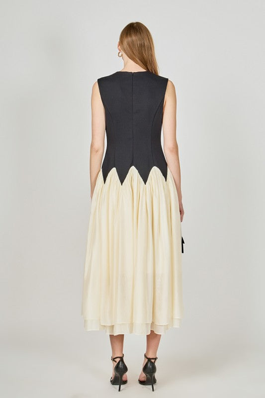 Contrast color midi dress from voglio.us featuring a stylish design and vibrant color blocks, perfect for casual or semi-formal occasions.