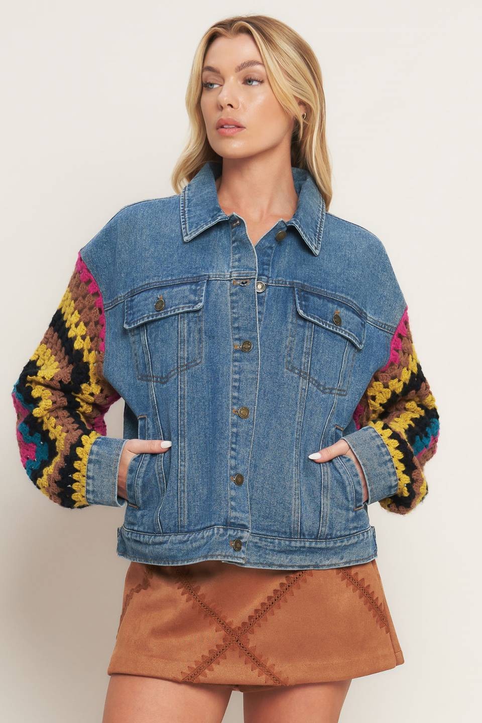 Voglio.us denim jacket featuring contrasting crochet sleeves, casual outerwear with stylish mixed fabric design.