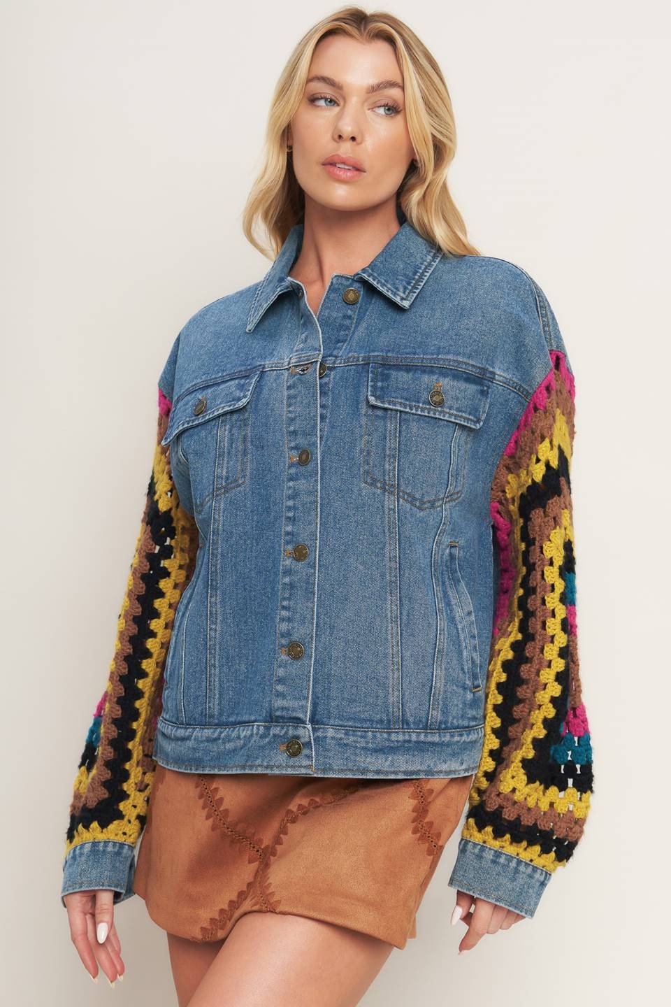 Voglio.us denim jacket with contrasting crochet sleeves, stylish casual outerwear for women, featuring classic denim and crochet details.