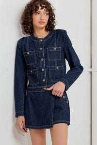 Voglio.us denim utility jacket with gold buttons, casual long sleeve jacket featuring functional pockets and button details.