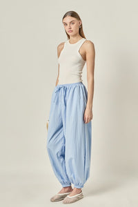 Lightweight Balloon Fit pants by voglio.us, featuring a relaxed fit and soft fabric, perfect for casual wear.