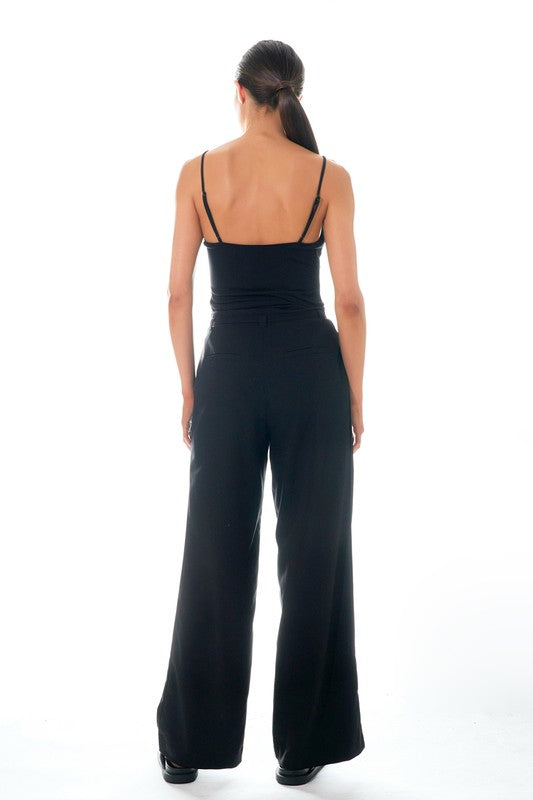 Voglio.us pleated wide pants with belt, stylish women's pants featuring a flowy fit and adjustable waist detail.