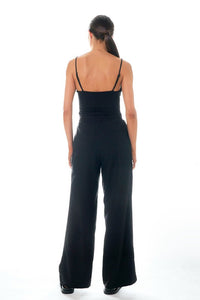 Voglio.us pleated wide pants with belt, stylish women's pants featuring a flowy fit and adjustable waist detail.