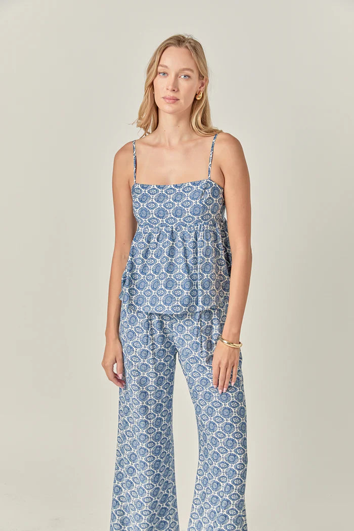 Printed high waisted pants from voglio.us featuring a stylish design, high waist fit, and comfortable fabric for modern fashion.