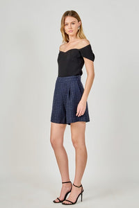 Light brown tweed relaxed long shorts for women, casual short style, by voglio.us, shown on a model.