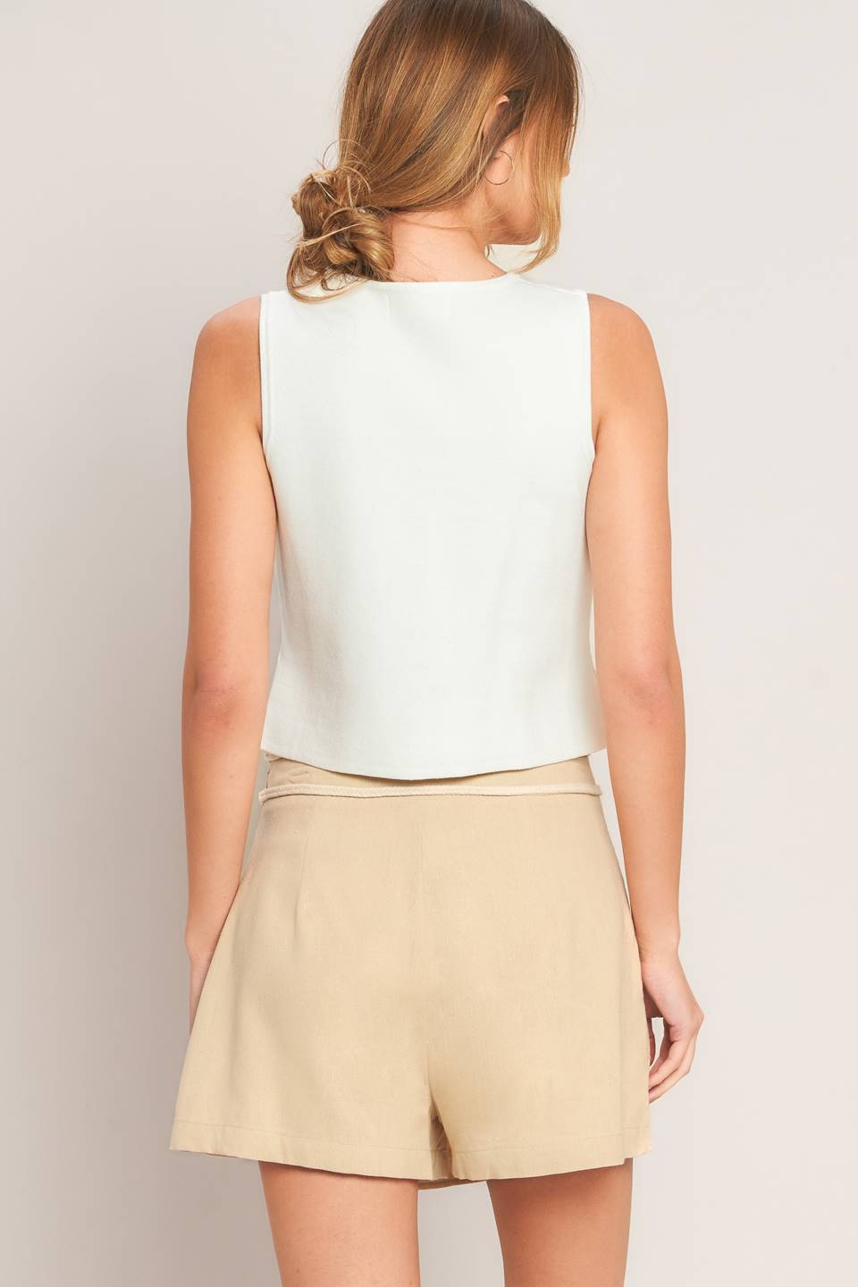 Chic minimal wrap skirt by voglio.us, featuring a stylish and modern design, shown in a neutral color with clean lines.