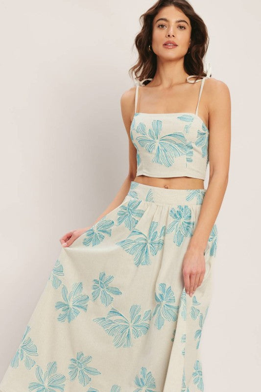 Floral linen blend skirt from voglio.us featuring a flowy, lightweight design with vibrant floral patterns and a comfortable fit.