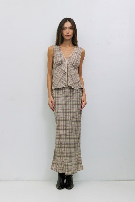 Voglio.us Paxton plaid midi skirt featuring a lace waistband, stylish and feminine for casual or dressy occasions.