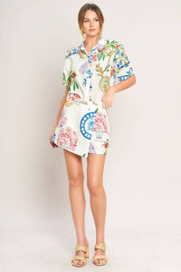 Voglio.us floral and coastal short sleeve top with a chic, colorful design, featuring a relaxed fit and lightweight fabric.
