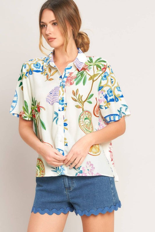 Voglio.us floral and coastal short sleeve top with a chic design, featuring lightweight fabric and vibrant, nature-inspired print.