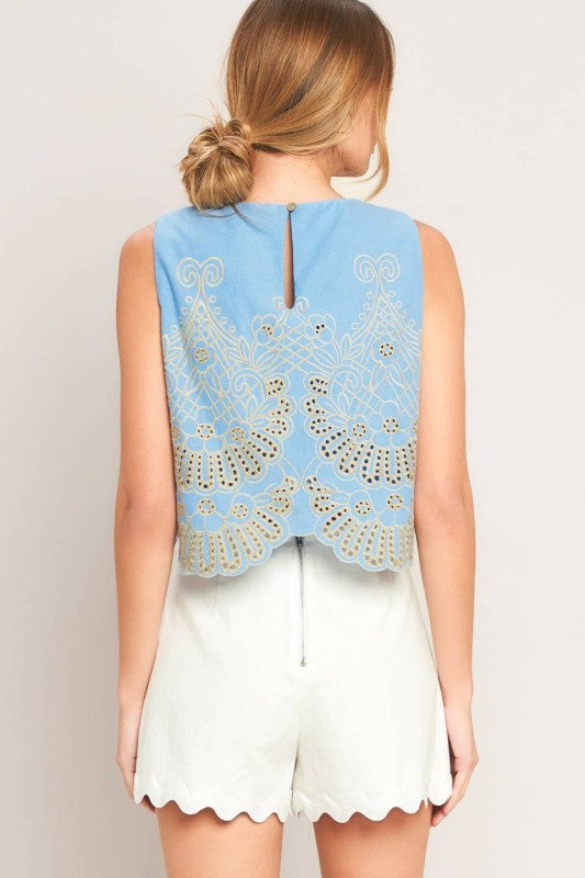 Voglio.us sleeveless blouse with embroidered scalloped hem, lightweight top featuring delicate embroidery and a stylish scalloped edge.