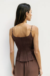 Voglio.us Jocelyn structured cami top in white with thin spaghetti straps and fitted design, stylish women's sleeveless top.
