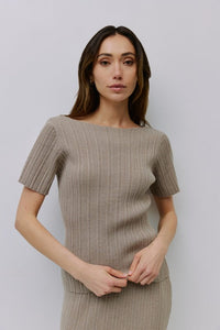Neutral textured Joelle top by voglio.us, showcasing a stylish, lightweight sleeveless blouse with subtle fabric detailing.