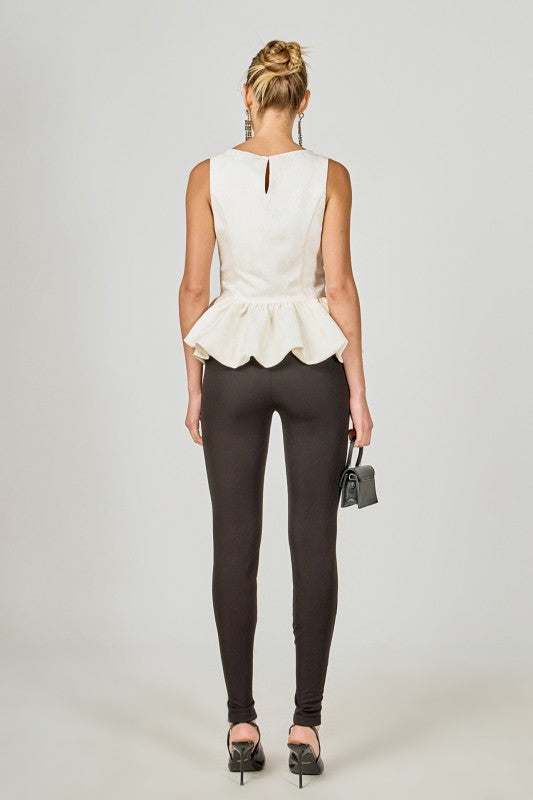 Voglio.us jacquard sleeveless peplum top in black with intricate woven pattern and fitted waist, stylish and elegant.