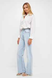 Light blue oversized collared shirt by voglio.us, featuring a relaxed fit, button-front design, and classic collar style.