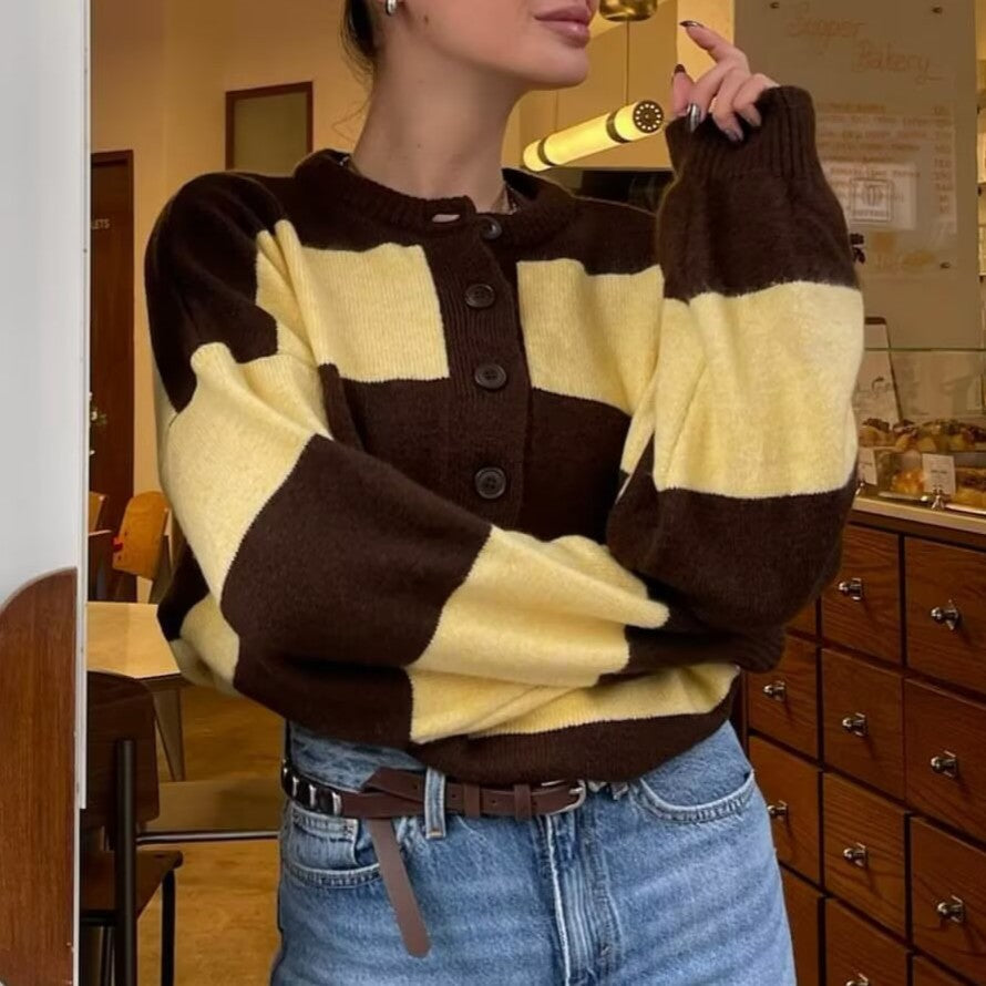 Wanita Store spring casual loose-fit stripe knit pullover with round neck, perfect for relaxed, stylish everyday wear.