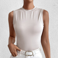 Black Wanita Store summer sleeveless milk silk vest with round neck, slim fit, indoor/outdoor wear, stylish and refined.